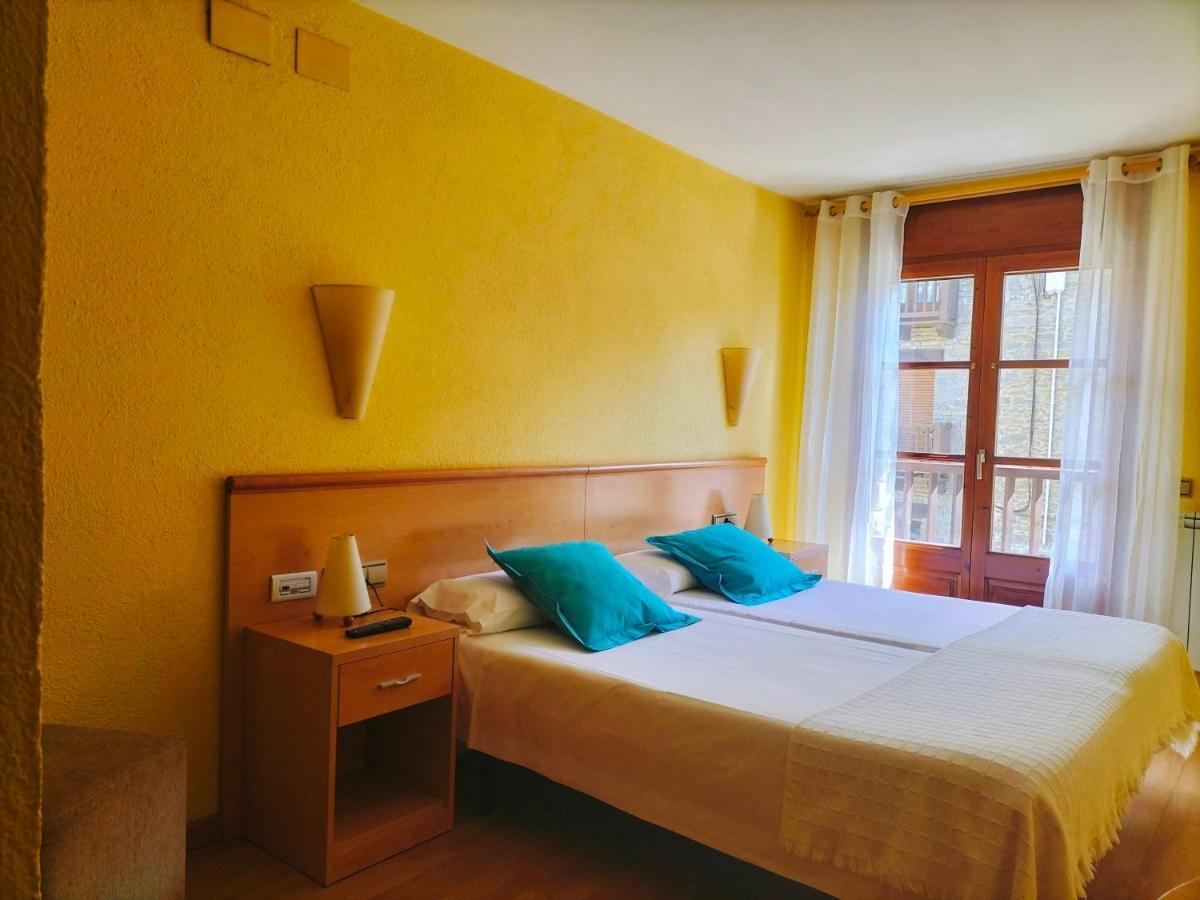 Hostal Cabreres Cantonigros Exterior photo